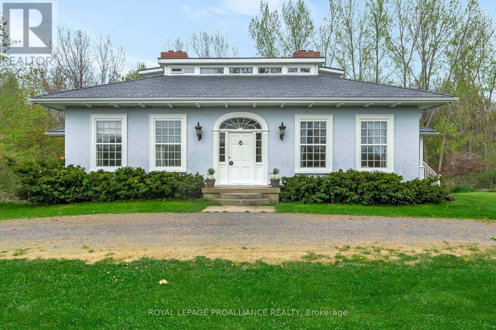 1479 LAKESIDE DRIVE — Prince Edward County (Ameliasburgh), Ontario - Photo 2 of 45