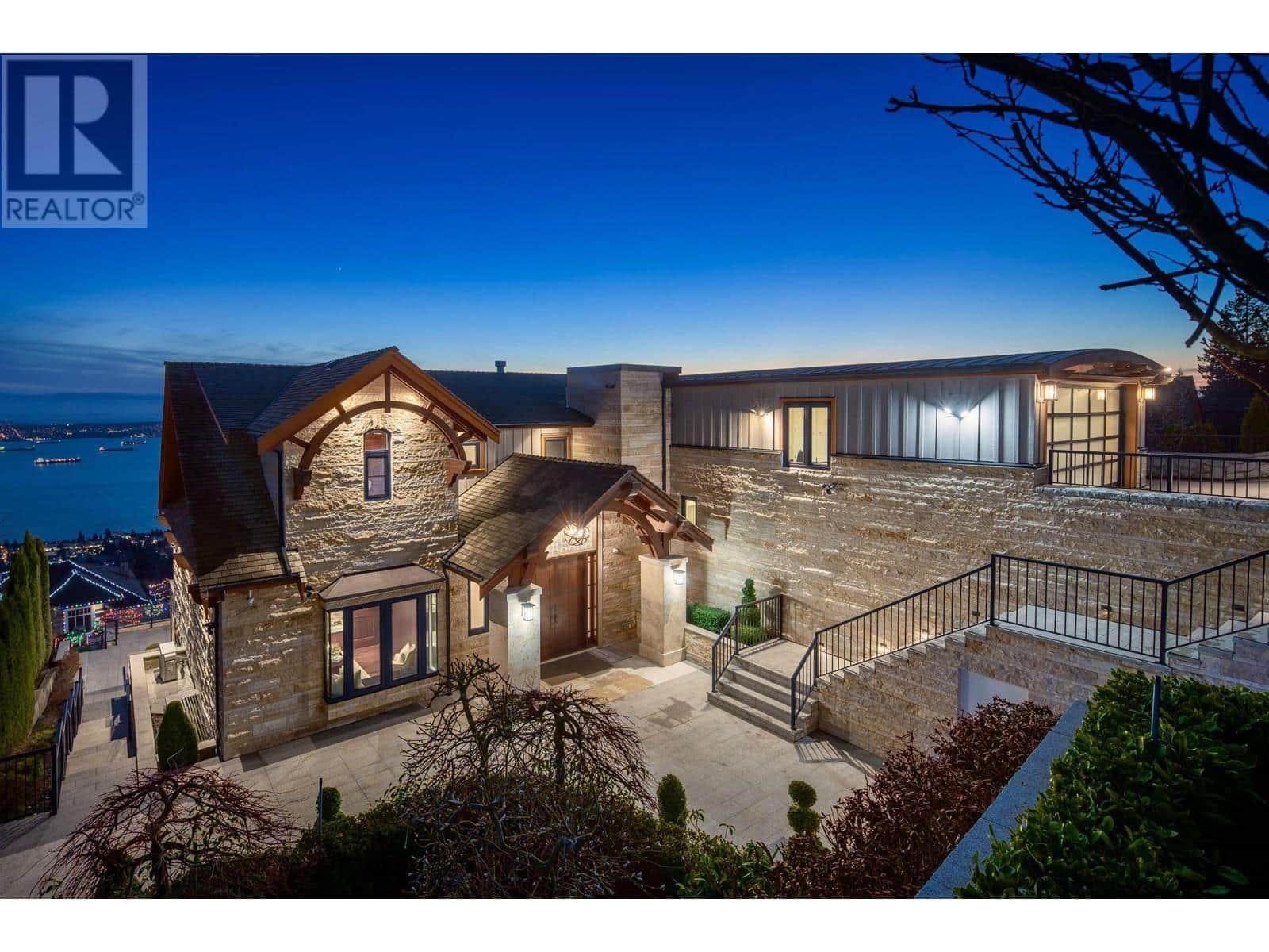 2426 HALSTON COURT - Photo 3 of 40, West Vancouver, British Columbia