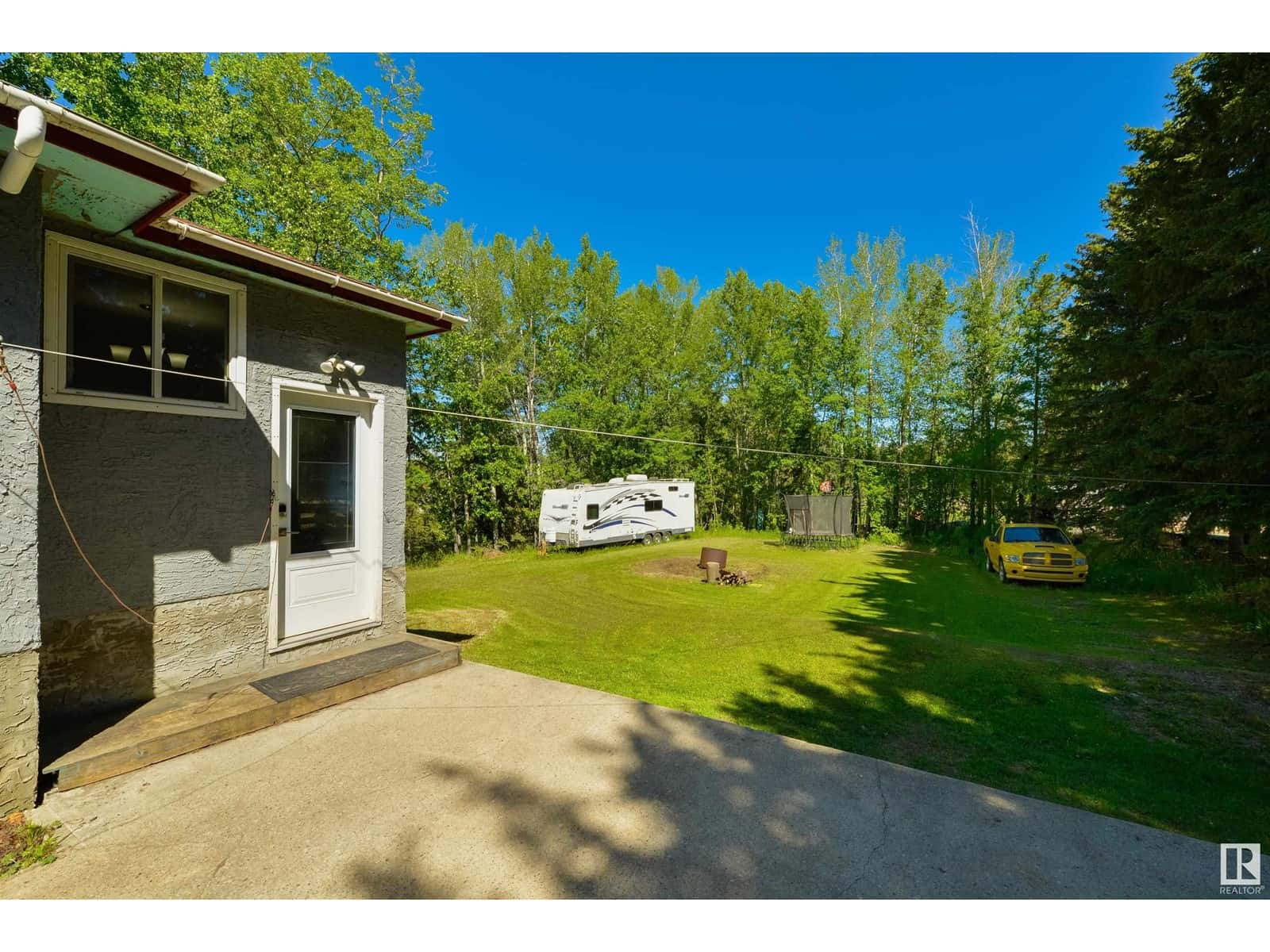 6130 HIGHWAY 16 — Rural Parkland County, Alberta - Photo 2 of 49