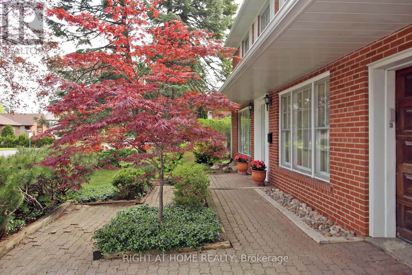 113 LORD SEATON ROAD — Toronto (St. Andrew-Windfields), Ontario - Photo 3 of 37