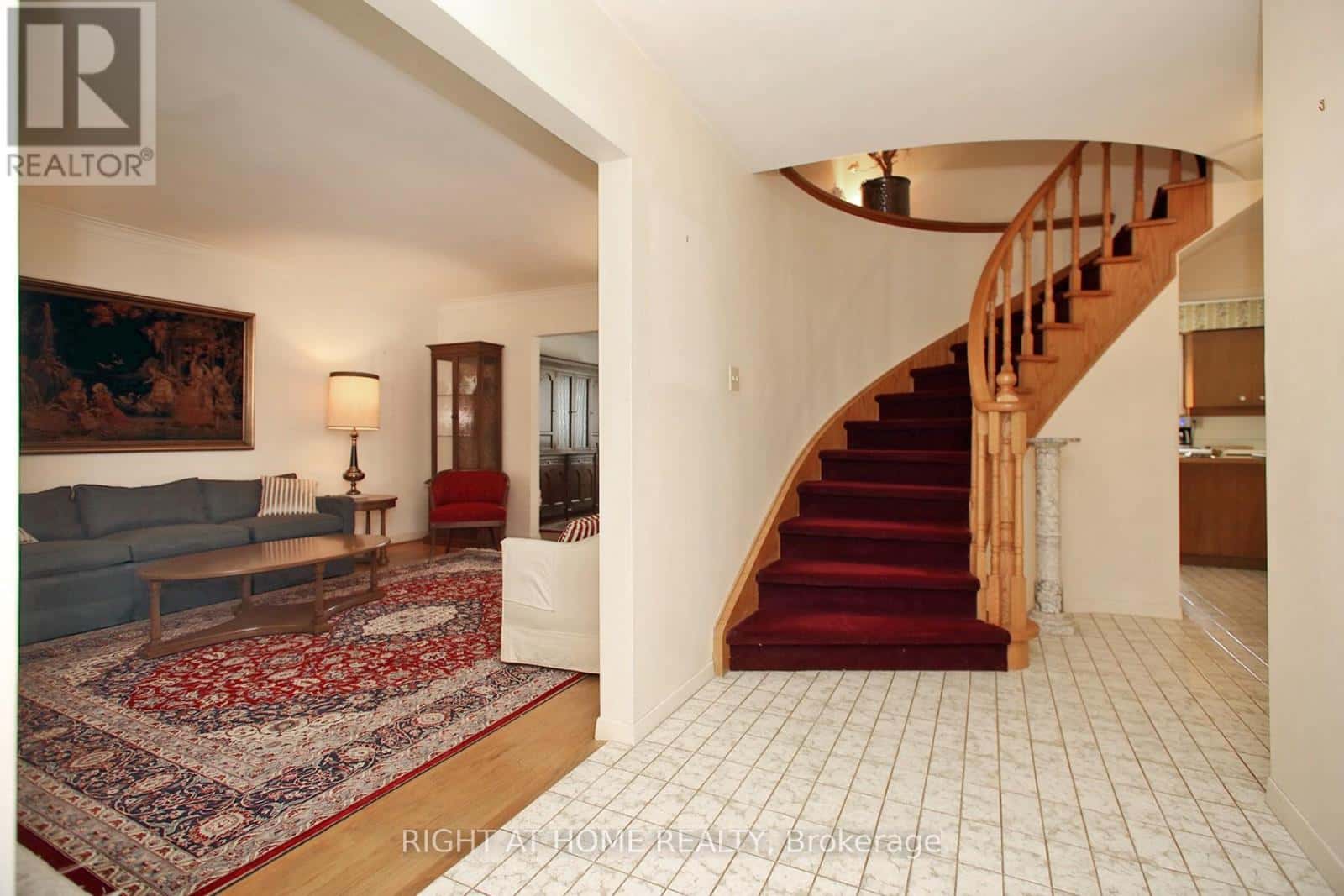 113 LORD SEATON ROAD — Toronto (St. Andrew-Windfields), Ontario - Photo 4 of 37