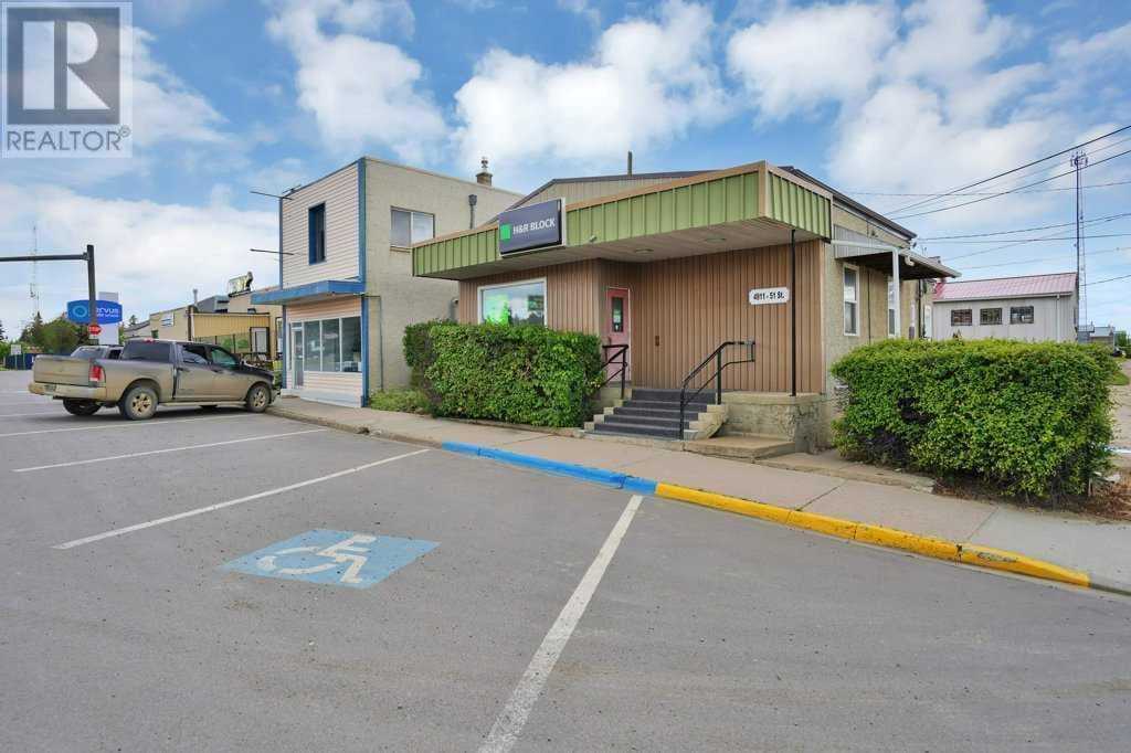 4911 51 Street — Rimbey, Alberta - Main photo