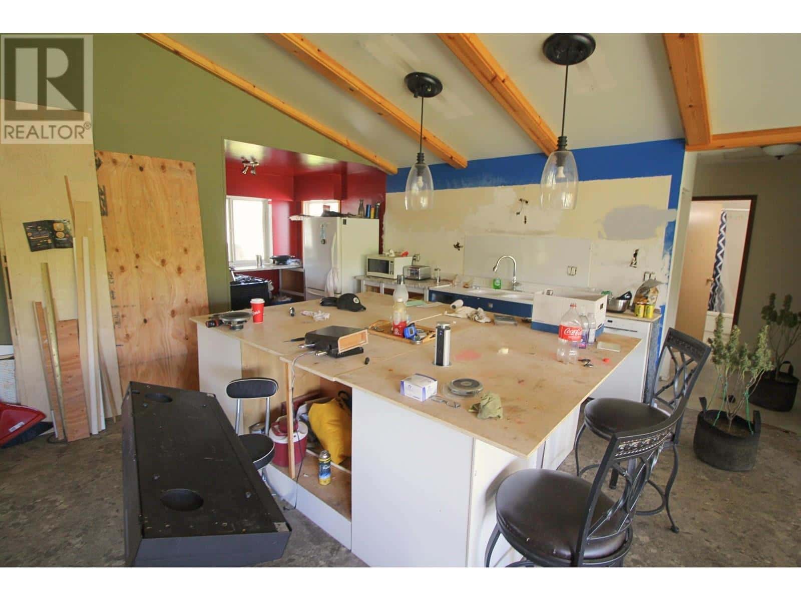 3333 PARISH ROAD — Houston, British Columbia - Photo 5 of 32