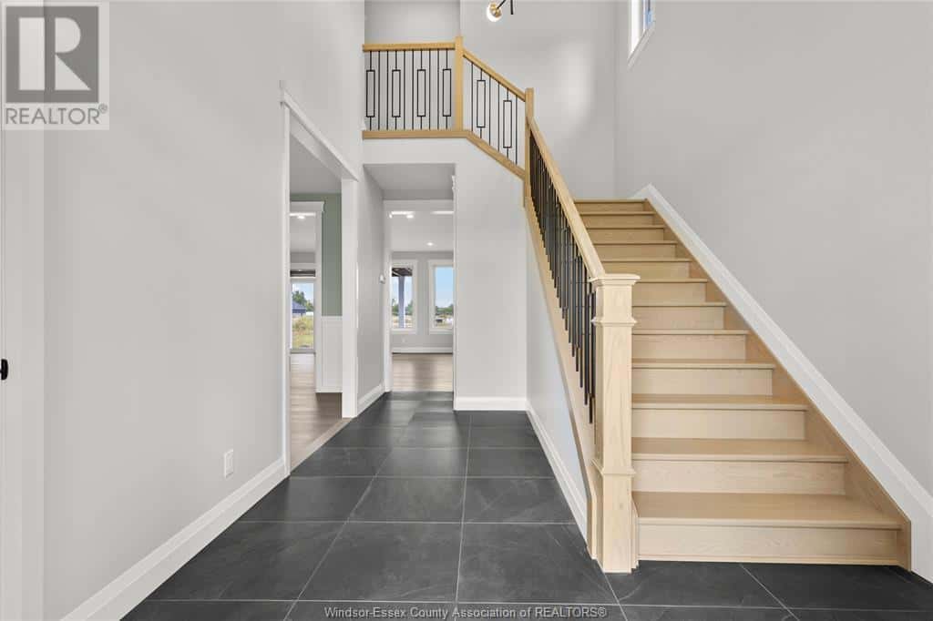 263 JOAN FLOOD — Essex, Ontario - Photo 2 of 40