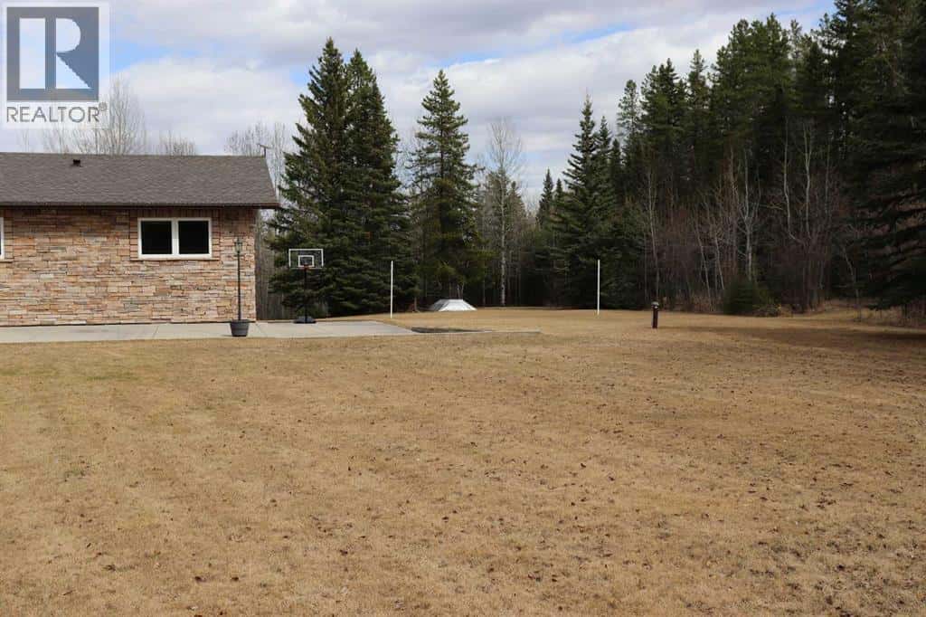 53515 Range Road 165A — Rural Yellowhead County, Alberta - Photo 3 of 45