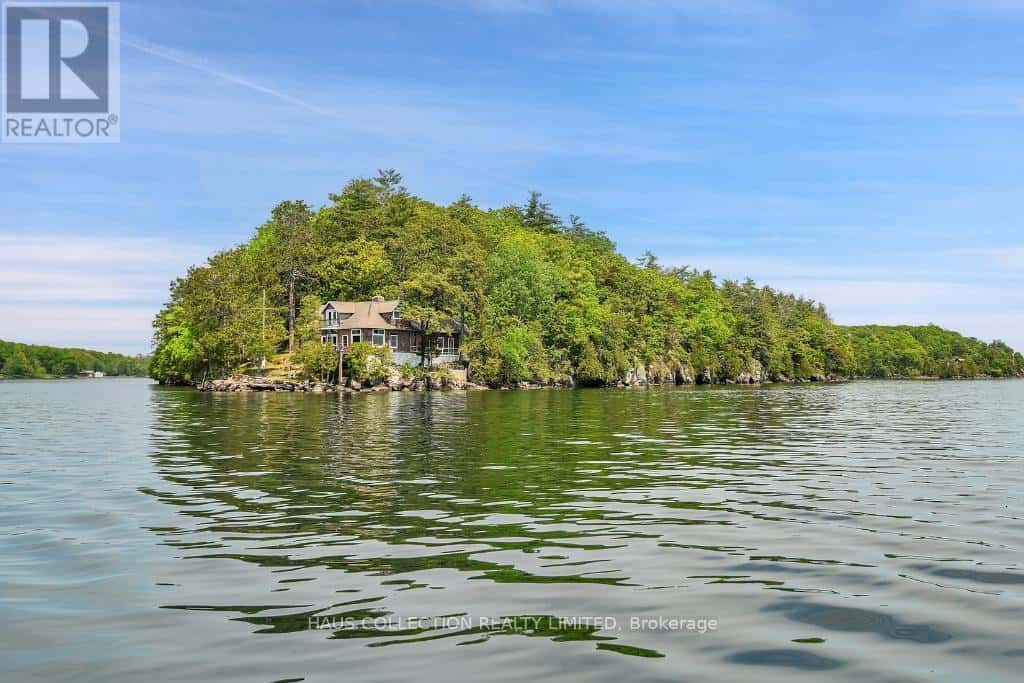 1 LITTLE GRENADIER ISLAND — Leeds and the Thousand Islands, Ontario - Photo 3 of 50