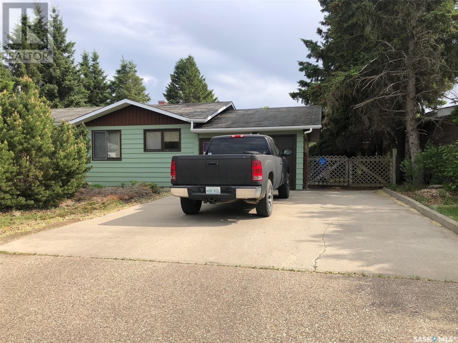 226 Saskatchewan STREET E — Kamsack, Saskatchewan - Main photo