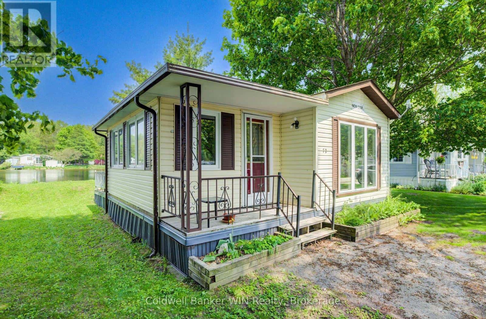 UNIT 72 LAKESIDE - 7489 SIDE ROAD 5 E — Wellington North, Ontario - Photo 2 of 42