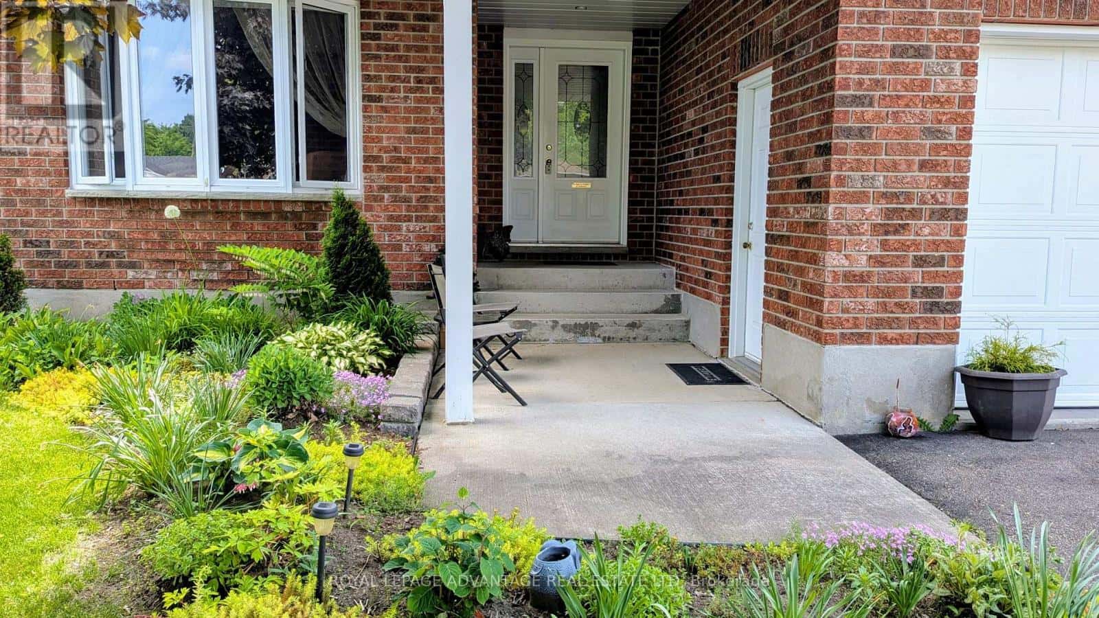 264 GLENWOOD CRESCENT — Smiths Falls, Ontario - Photo 3 of 39