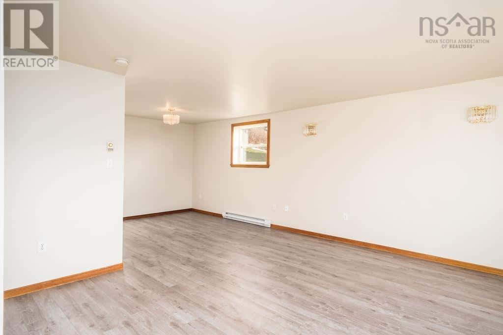 704 Queen — Port Hawkesbury, Nova Scotia - Photo 5 of 23