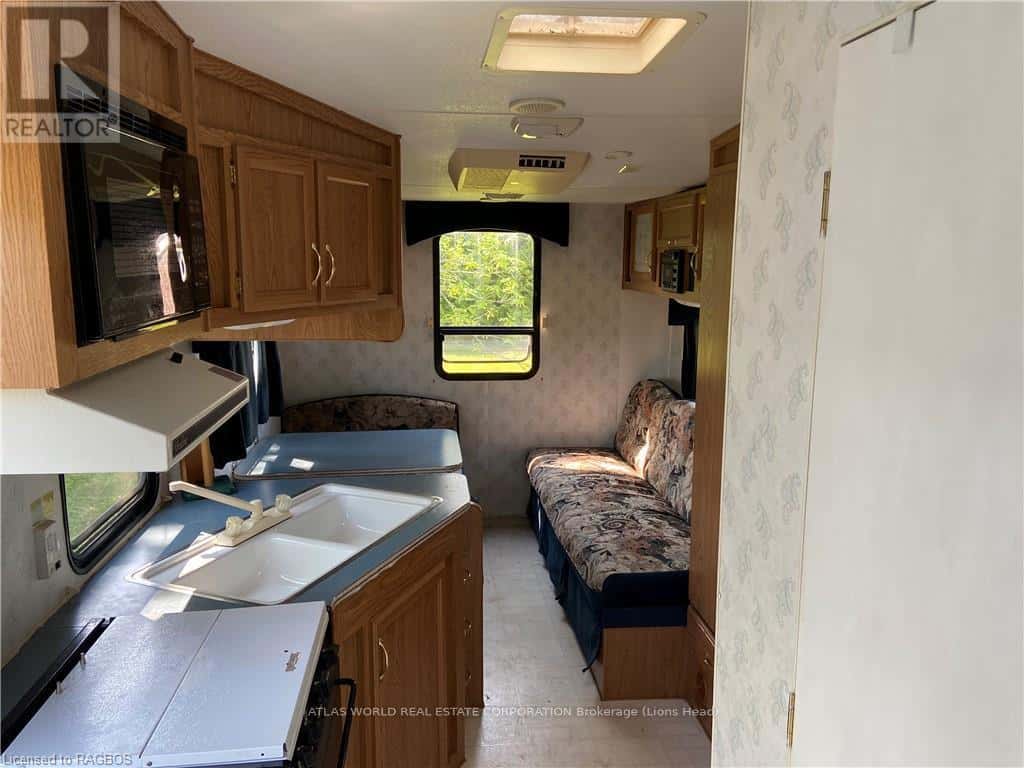 6 - 9 TAMARAC ROAD — Northern Bruce Peninsula, Ontario - Photo 2 of 18