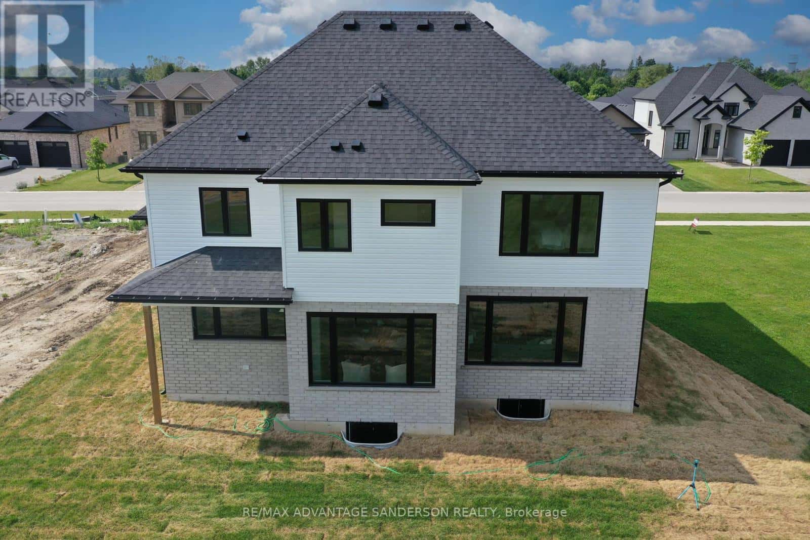 243 SONGBIRD LANE — Middlesex Centre (Ilderton), Ontario - Photo 5 of 50