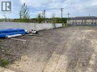 121 1 Avenue — Fox Creek, Alberta - Photo 3 of 20