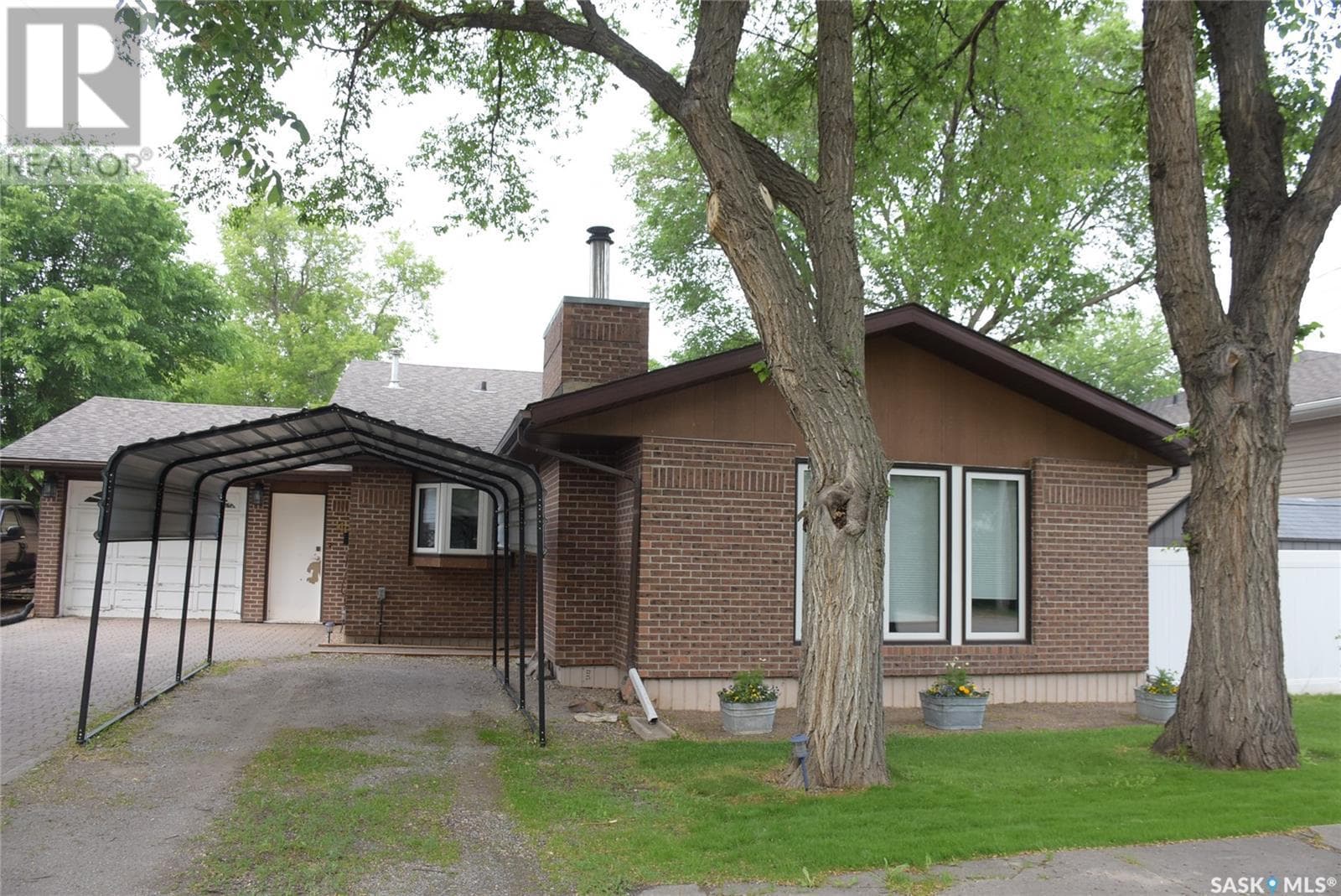 119 Dewdney STREET — Indian Head, Saskatchewan - Main photo