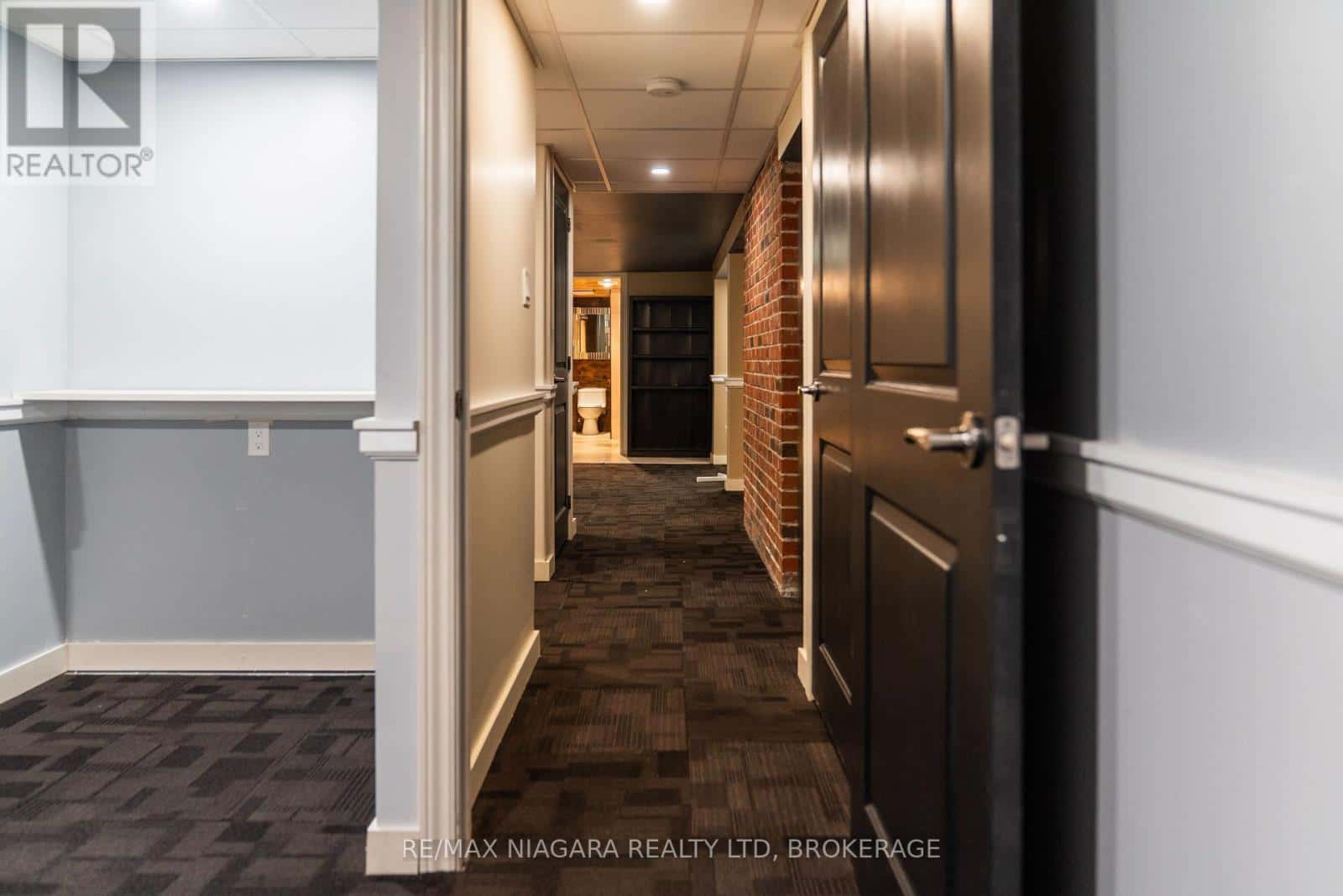 111 RIVERDALE AVENUE — St. Catharines (Old Glenridge), Ontario - Photo 3 of 48