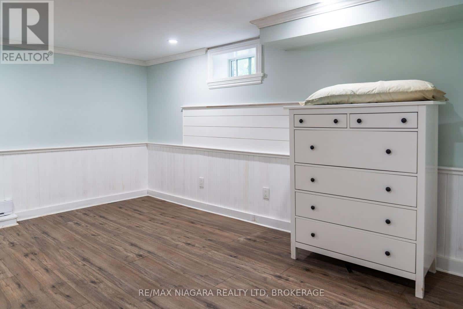 111 RIVERDALE AVENUE — St. Catharines (Old Glenridge), Ontario - Photo 2 of 48