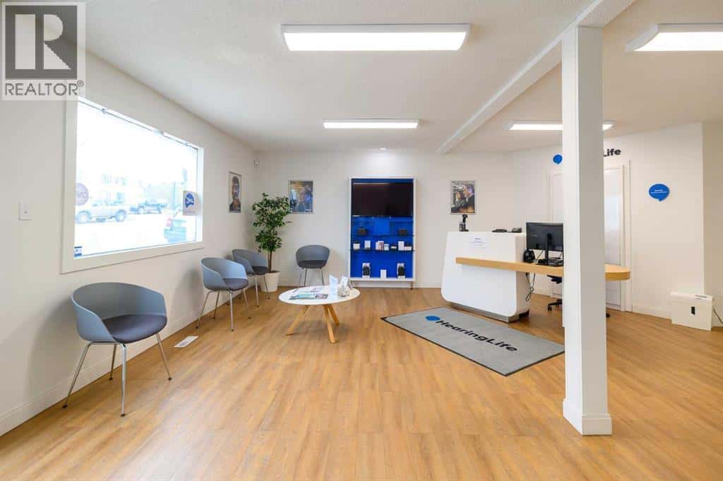 4809 50 STREET — Athabasca, Alberta - Photo 3 of 26