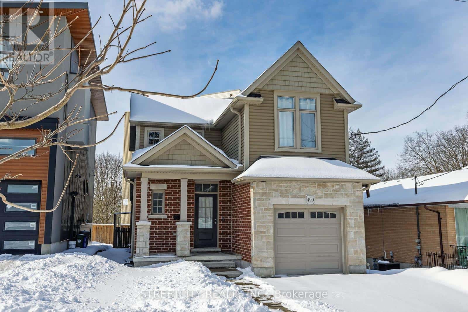 490 PHYLLIS STREET — London South (South E), Ontario - Photo 2 of 25