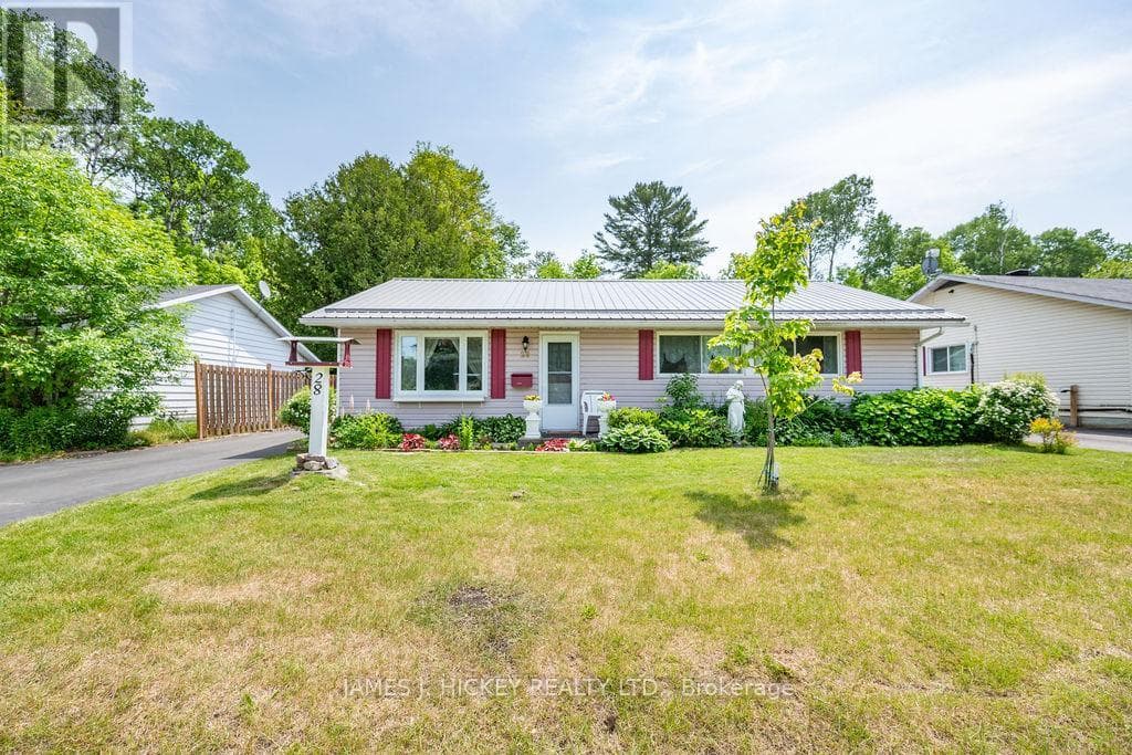 28 LASALLE DRIVE — Deep River, Ontario - Main photo