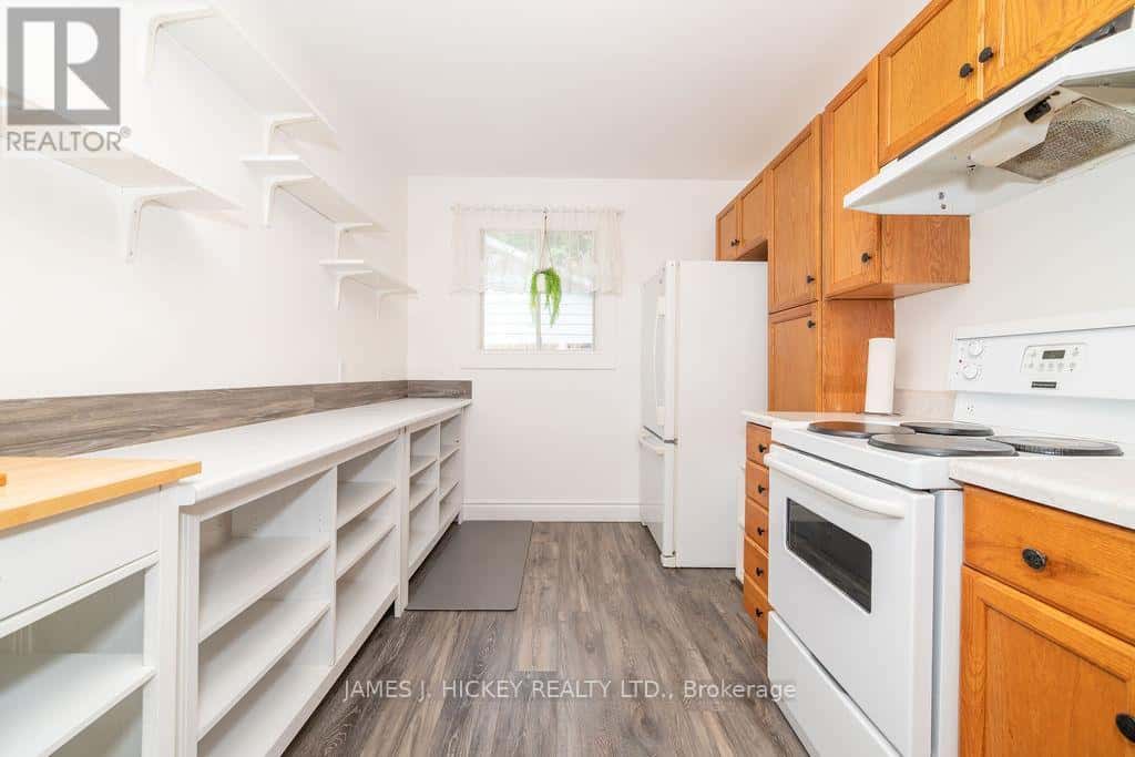 28 LASALLE DRIVE — Deep River, Ontario - Photo 5 of 50