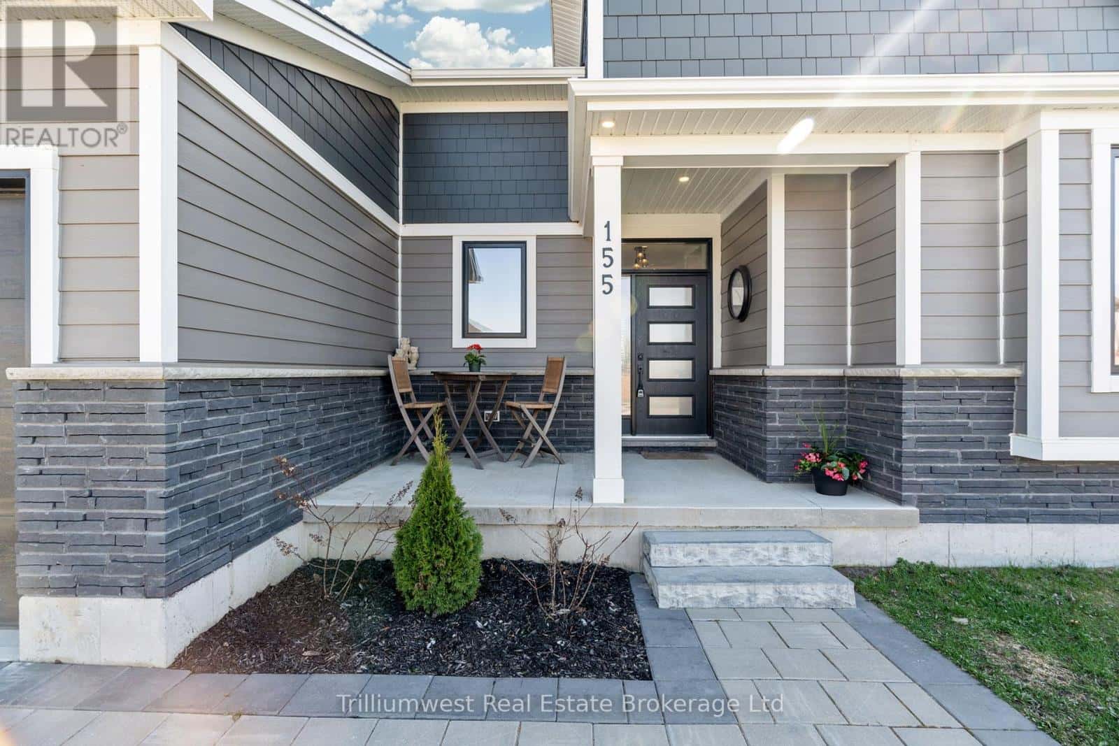 155 MCLEOD STREET — North Middlesex (Parkhill), Ontario - Photo 4 of 45