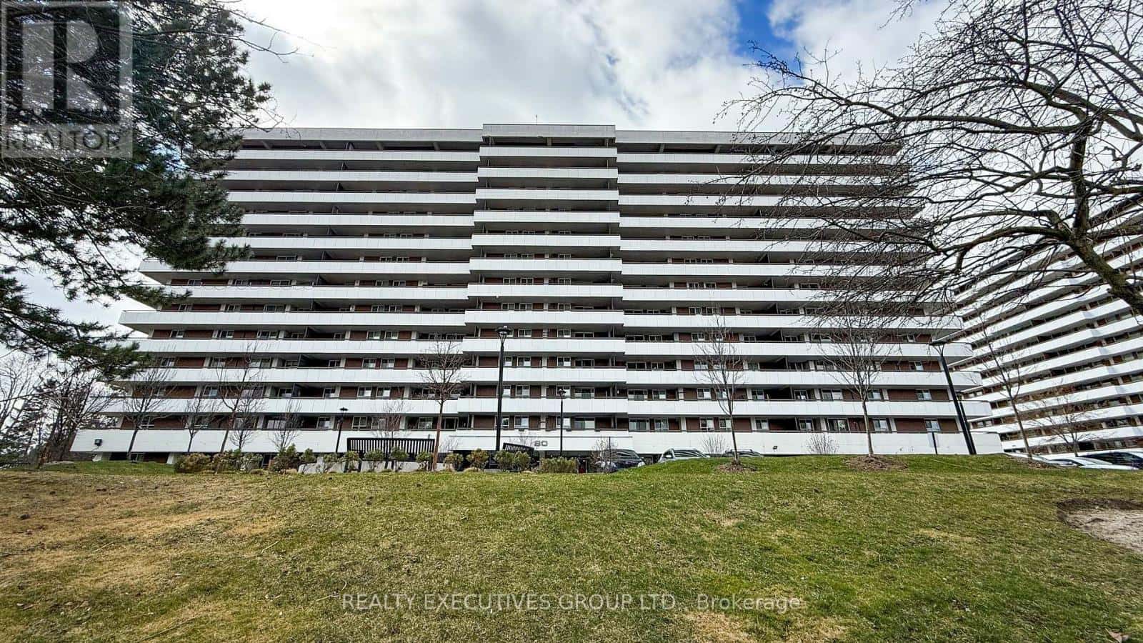 701 - 80 INVERLOCHY BOULEVARD — Markham (Royal Orchard), Ontario - Photo 2 of 50