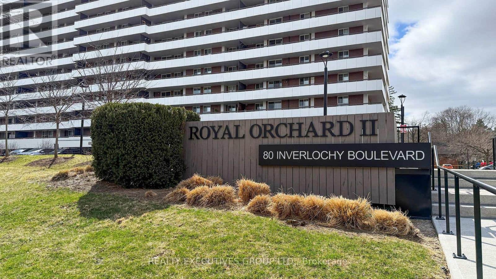 701 - 80 INVERLOCHY BOULEVARD - Photo 3 of 50, Markham (Royal Orchard), Ontario
