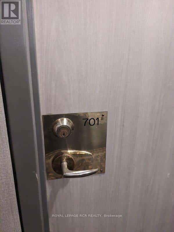 701 - 150 DUNLOP STREET E — Barrie (City Centre), Ontario - Photo 3 of 8