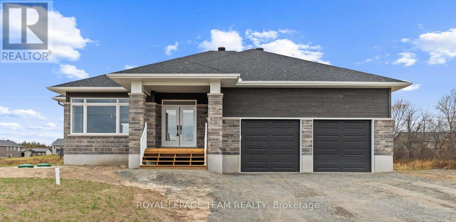 62 HOGAN DRIVE - Photo 2 of 39, McNab/Braeside, Ontario