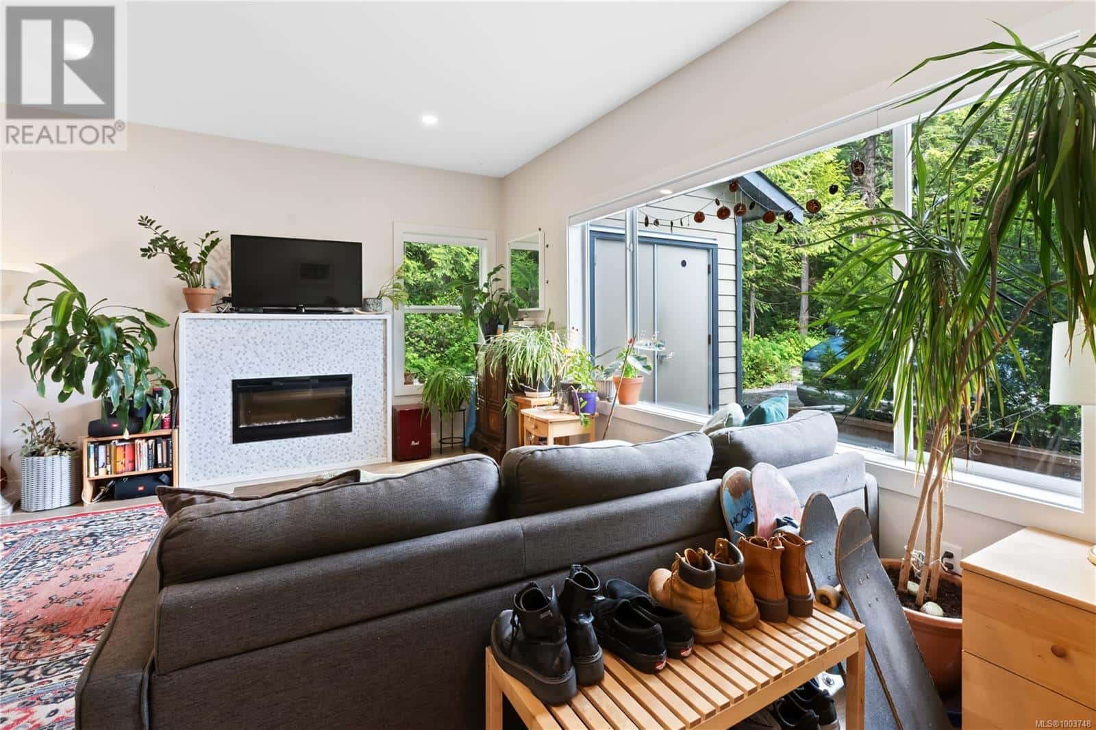 19 625 Hellesen Dr — Tofino, British Columbia - Photo 4 of 24