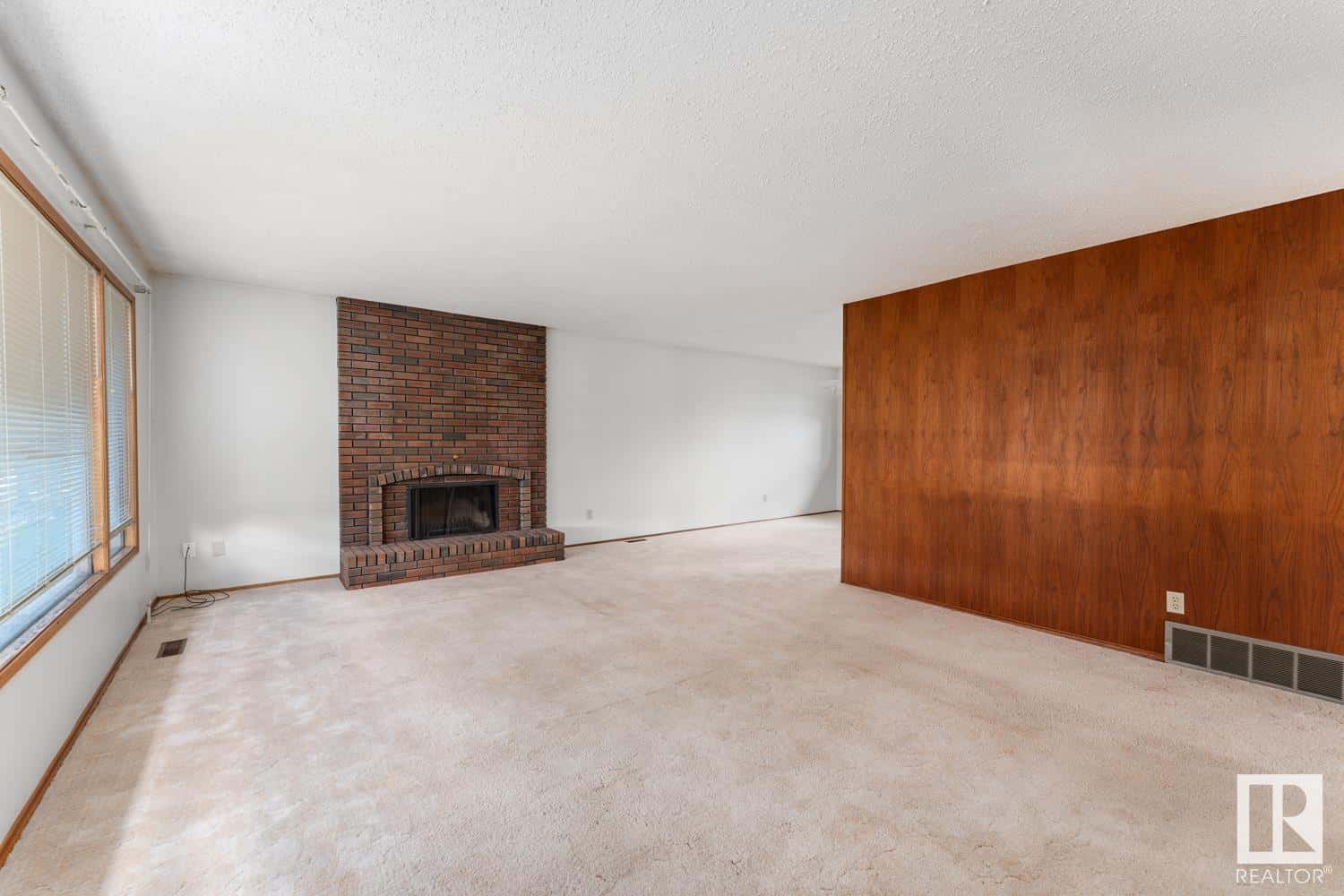 4706 45 ST — Bonnyville Town, Alberta - Photo 4 of 30