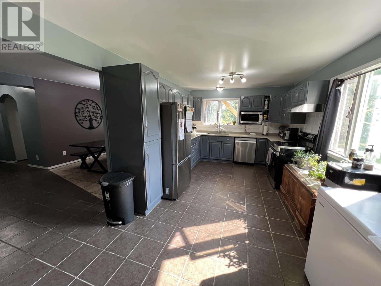 16 WALSH ROAD — Fort Nelson, British Columbia - Photo 4 of 38