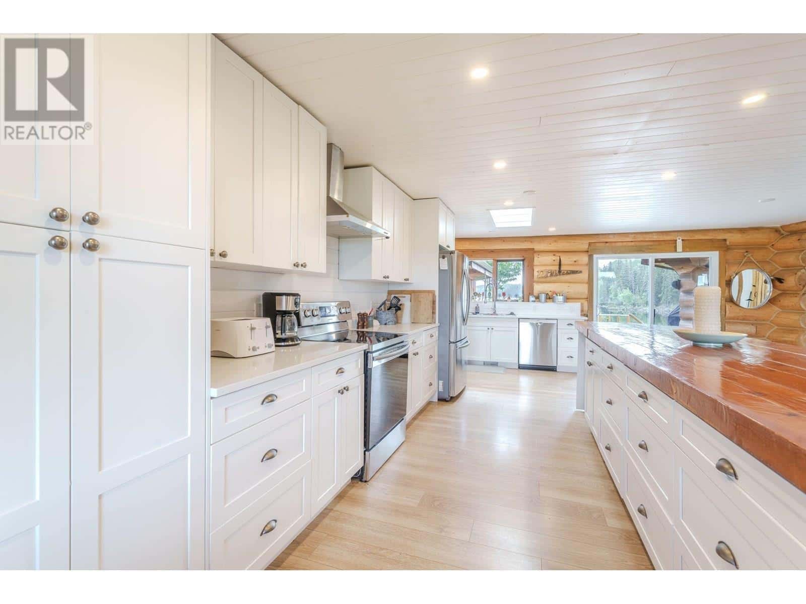 7806 N NORTH BONAPARTE ROAD — Bridge Lake, British Columbia - Photo 5 of 40