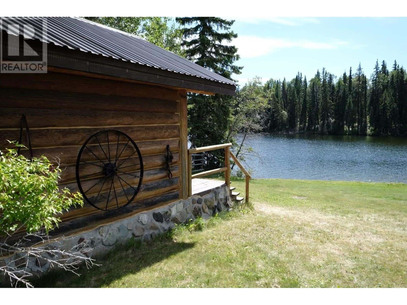 7806 N NORTH BONAPARTE ROAD — Bridge Lake, British Columbia - Photo 2 of 40