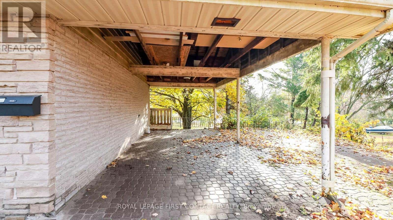 18 KENNEDY DRIVE — Kawartha Lakes (Fenelon Falls), Ontario - Photo 3 of 50