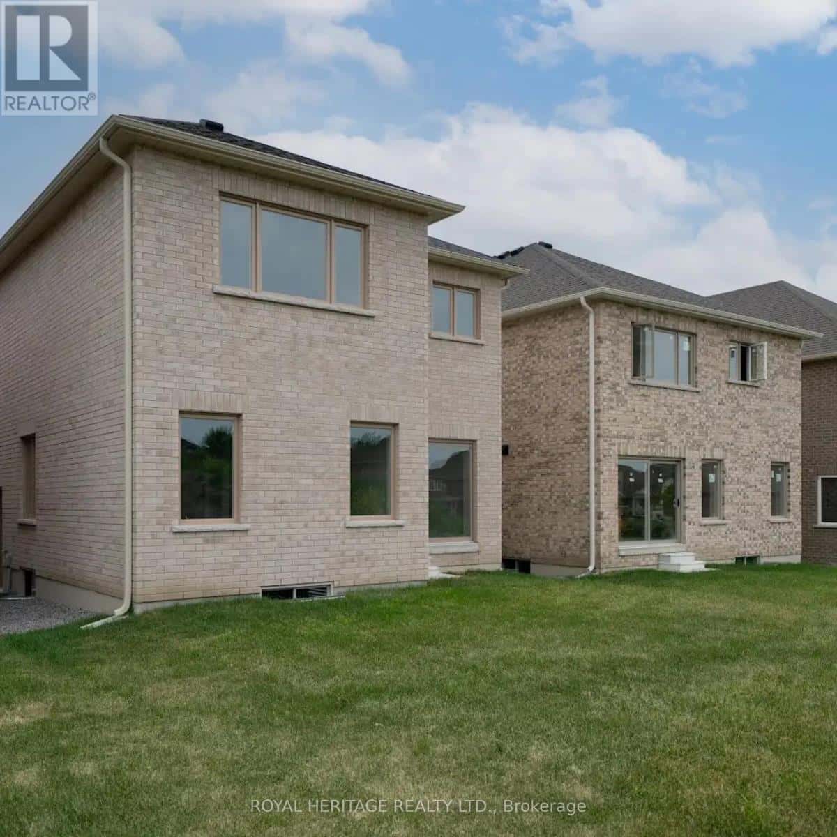 44 ST AUGUSTINE DRIVE — Whitby (Brooklin), Ontario - Photo 4 of 13