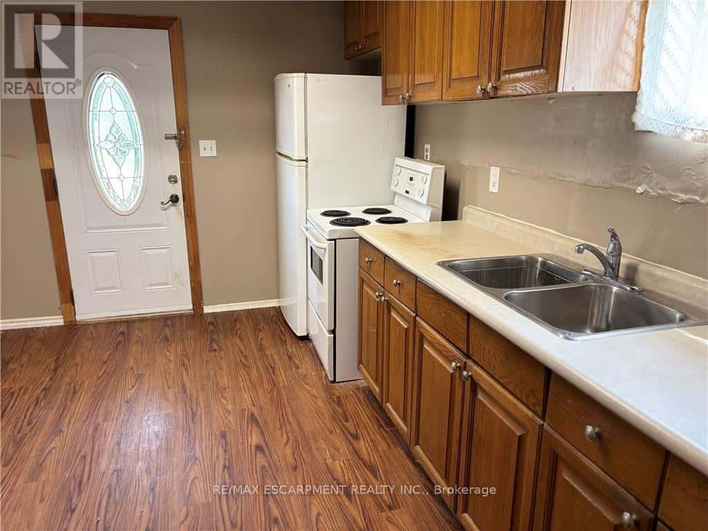 465 EAST MAIN STREET — Welland (Lincoln/Crowland), Ontario - Photo 5 of 22