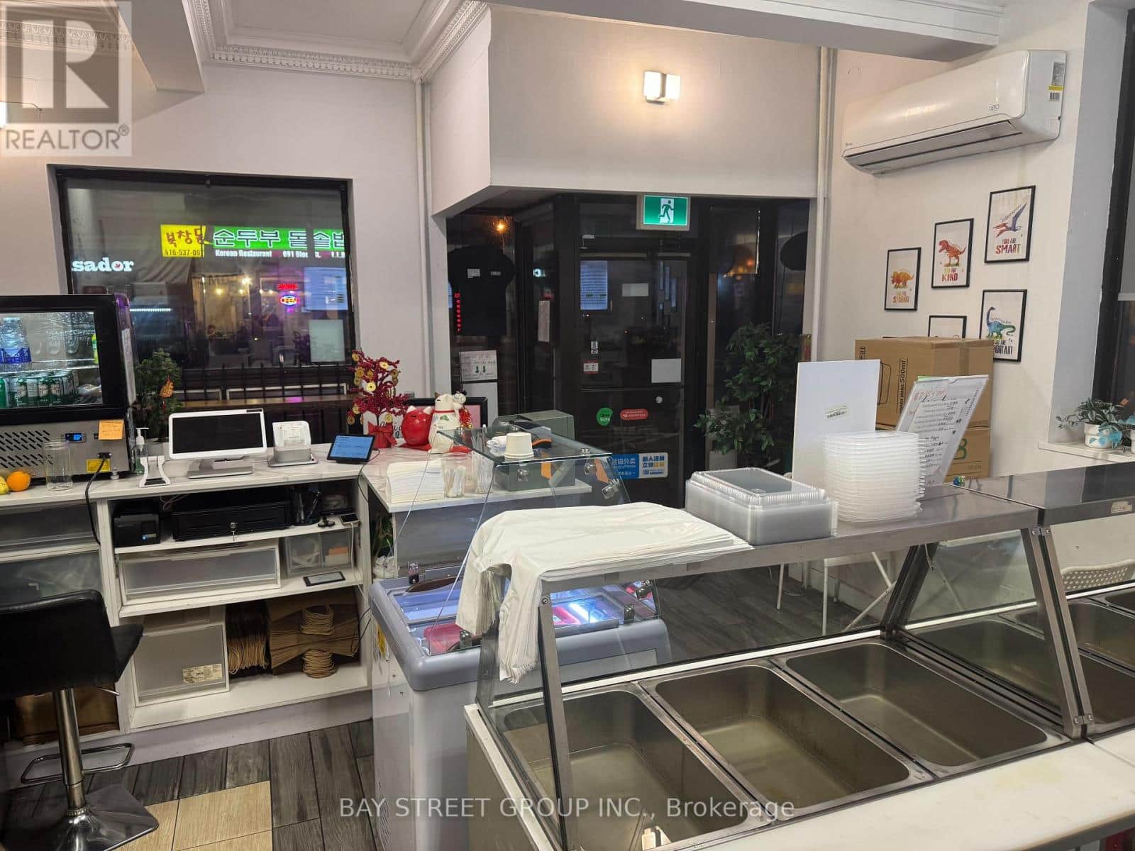 690 BLOOR STREET W - Photo 3 of 12, Toronto (Annex), Ontario