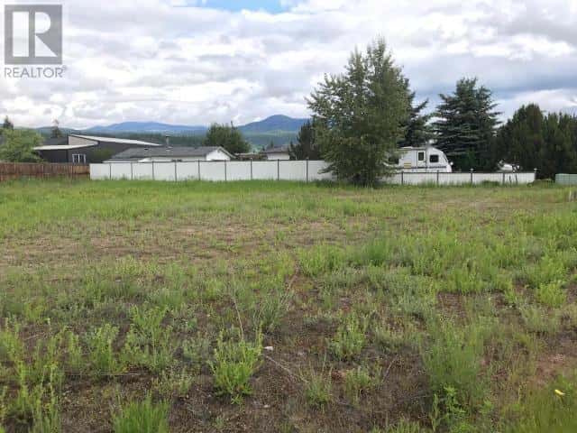 335 Oriole Way — Barriere, British Columbia - Photo 2 of 7