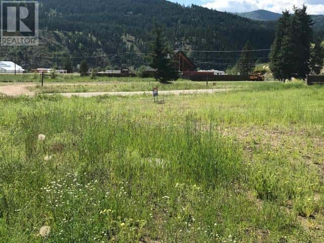 335 Oriole Way — Barriere, British Columbia - Photo 3 of 7