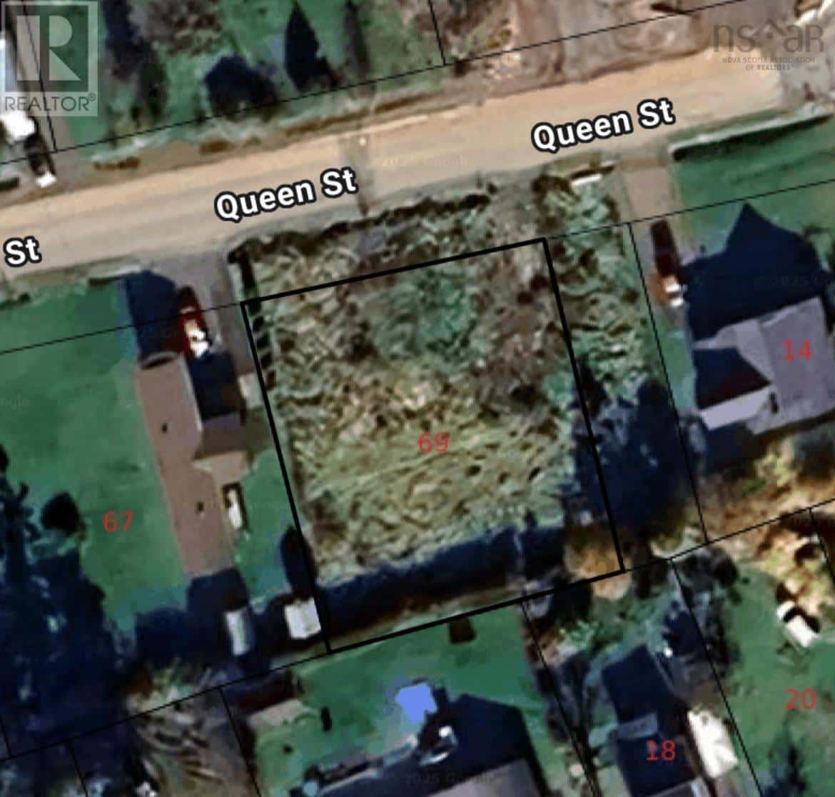 69 Queen Street — Springhill, Nova Scotia - Photo 2 of 2