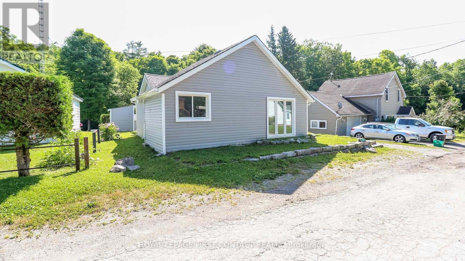 16 LIME STREET — Kawartha Lakes (Somerville), Ontario - Photo 3 of 35