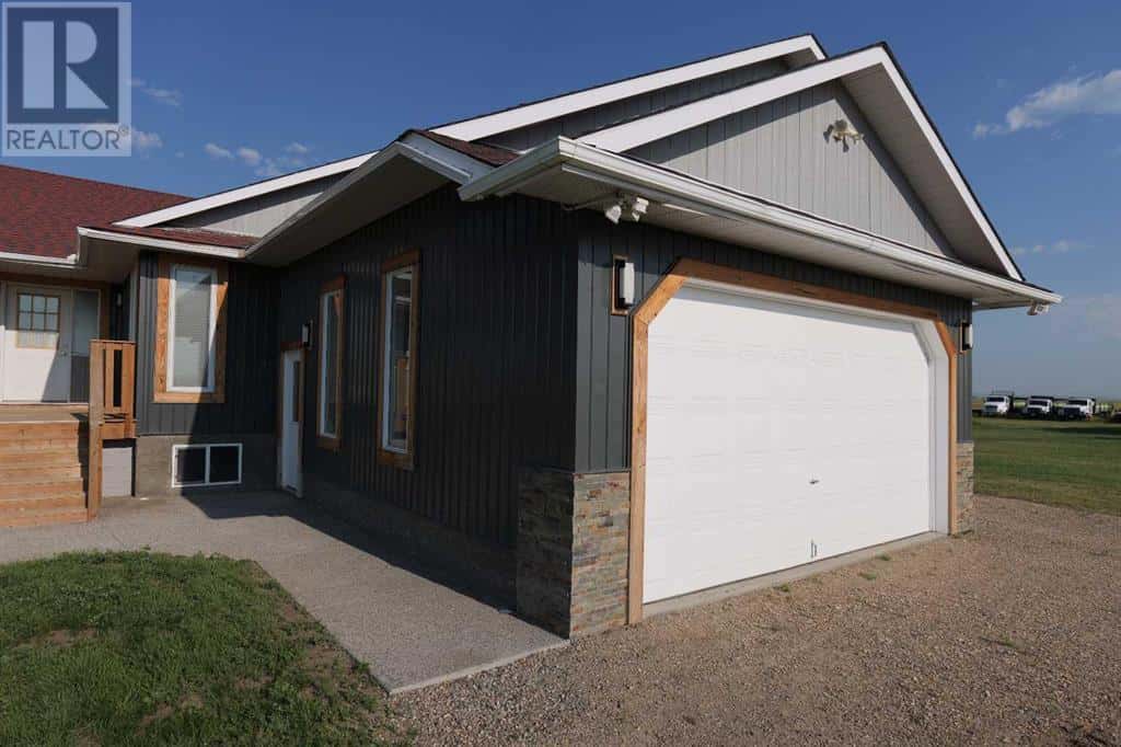 Range Road 254 — Rural Vulcan County, Alberta - Photo 4 of 50