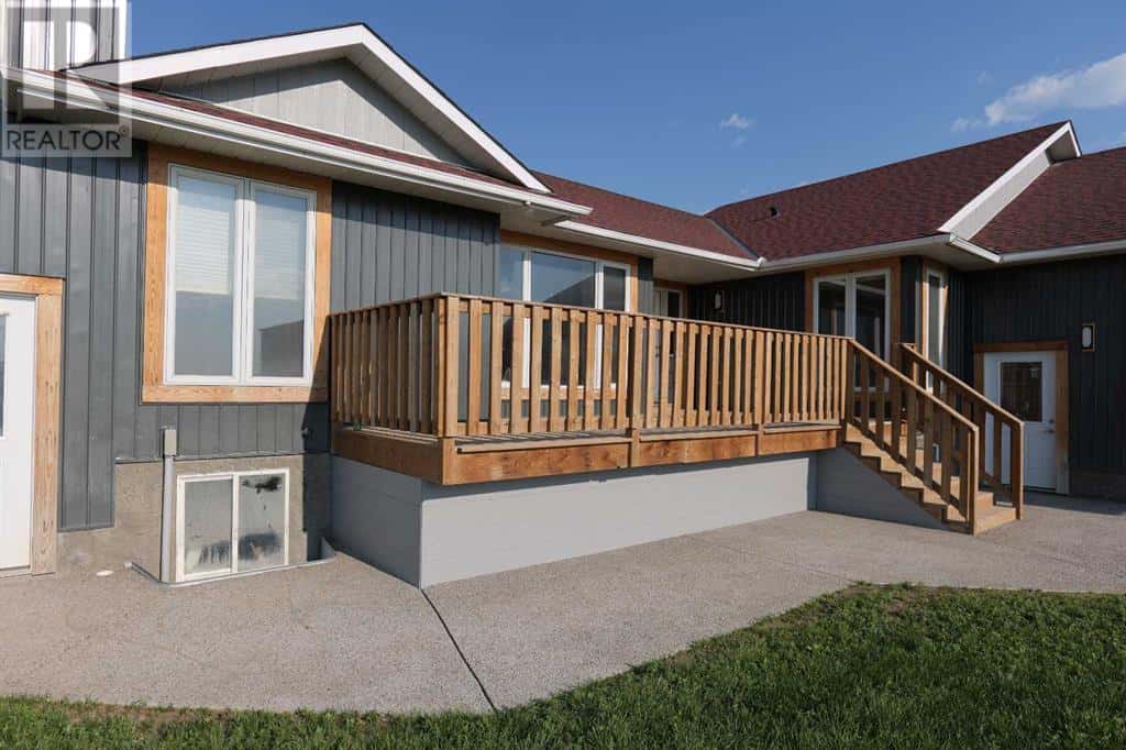 Range Road 254 — Rural Vulcan County, Alberta - Photo 5 of 50