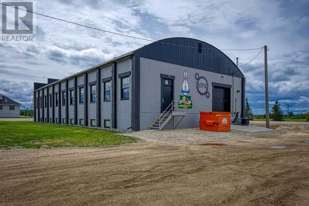 10004 100 Street — Hythe, Alberta - Photo 4 of 39