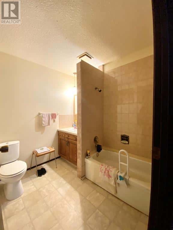 2, 590063 Range Road 113A — Rural Woodlands County, Alberta - Photo 5 of 39