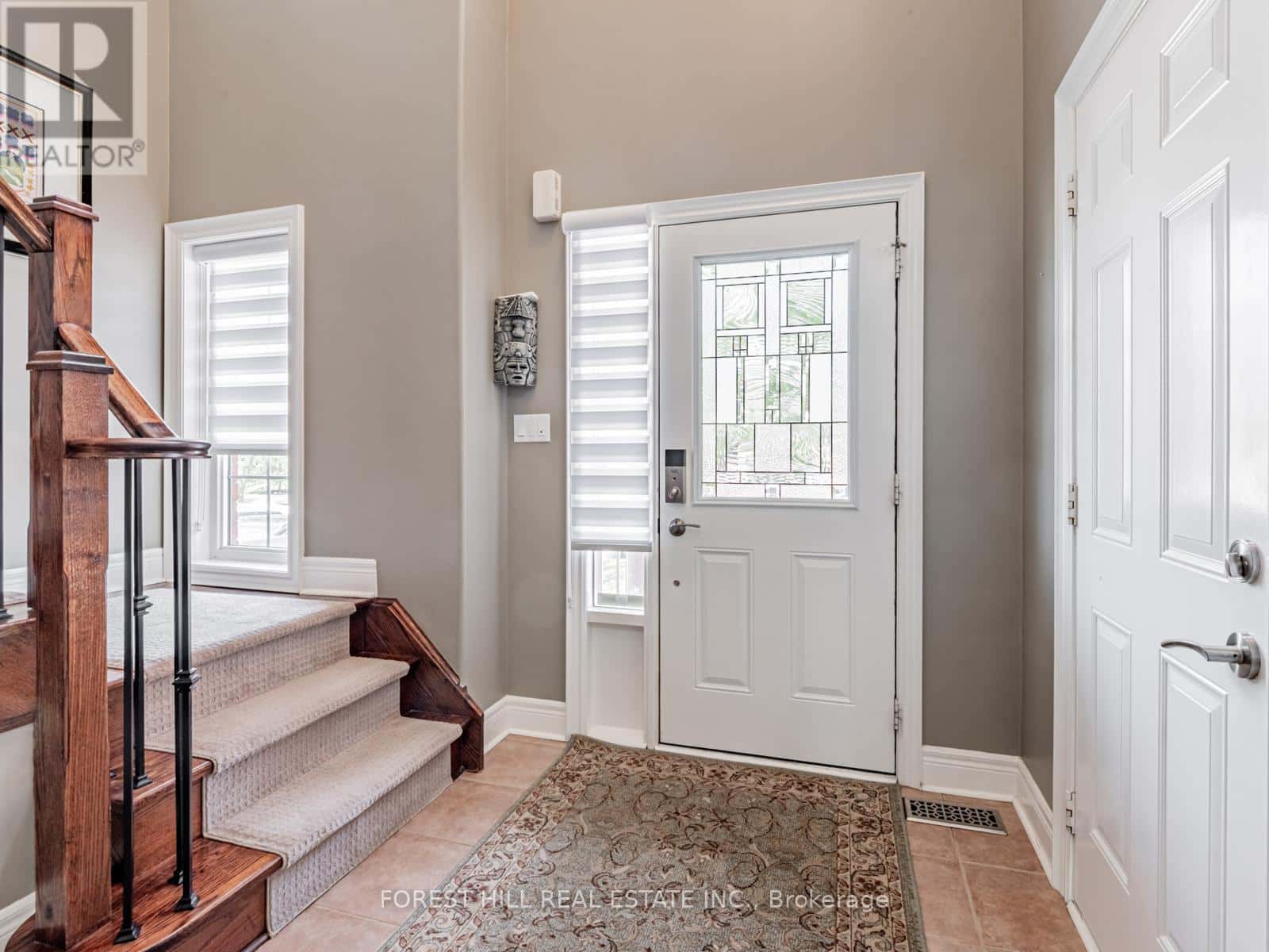 33 CONNAUGHT LANE — Barrie (Innis-Shore), Ontario - Photo 3 of 32