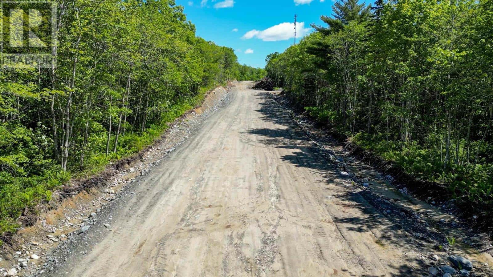 70 Morton Drive — Liverpool, Nova Scotia - Photo 3 of 4