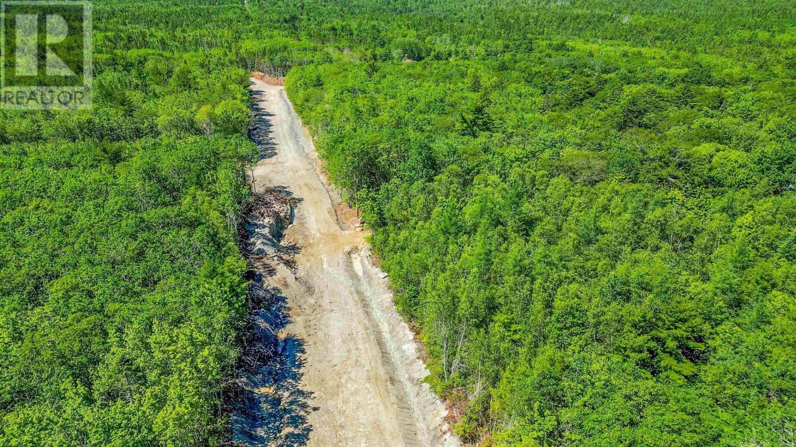 87 Morton Drive — Liverpool, Nova Scotia - Photo 2 of 4