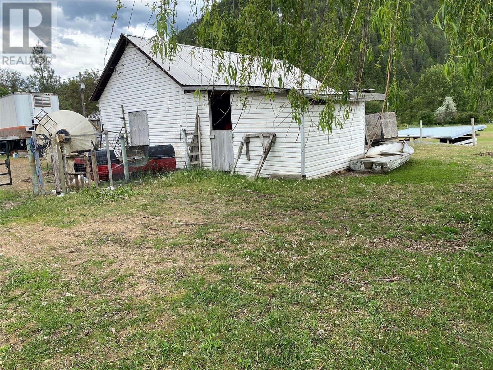 500 Atwood Road — Grand Forks, British Columbia - Photo 5 of 14